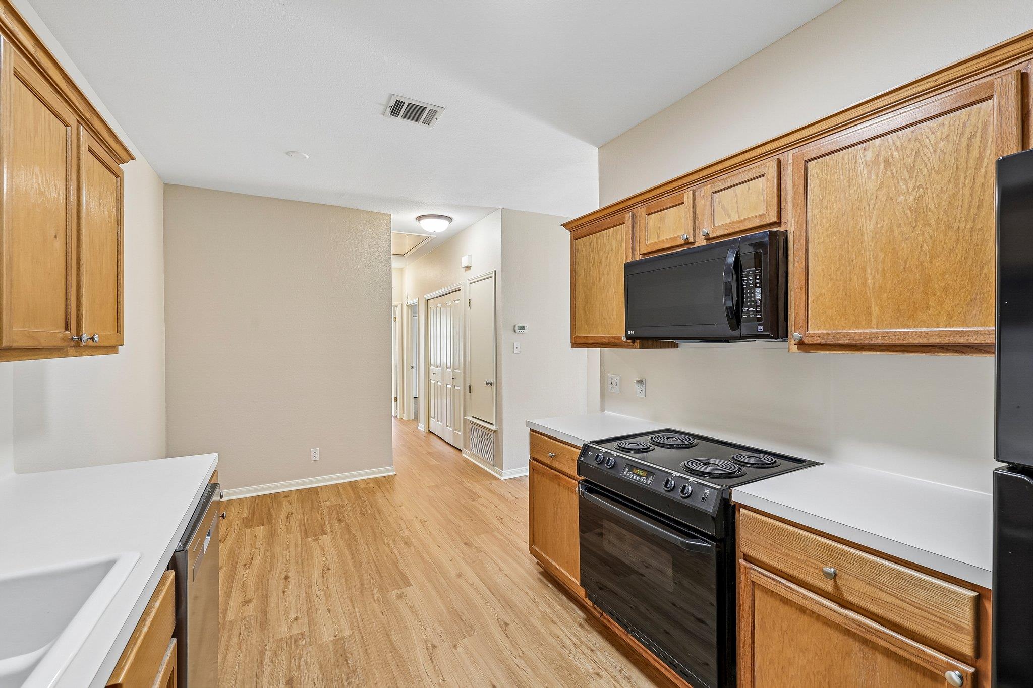 2409b Curry Loop None Property Photo 13