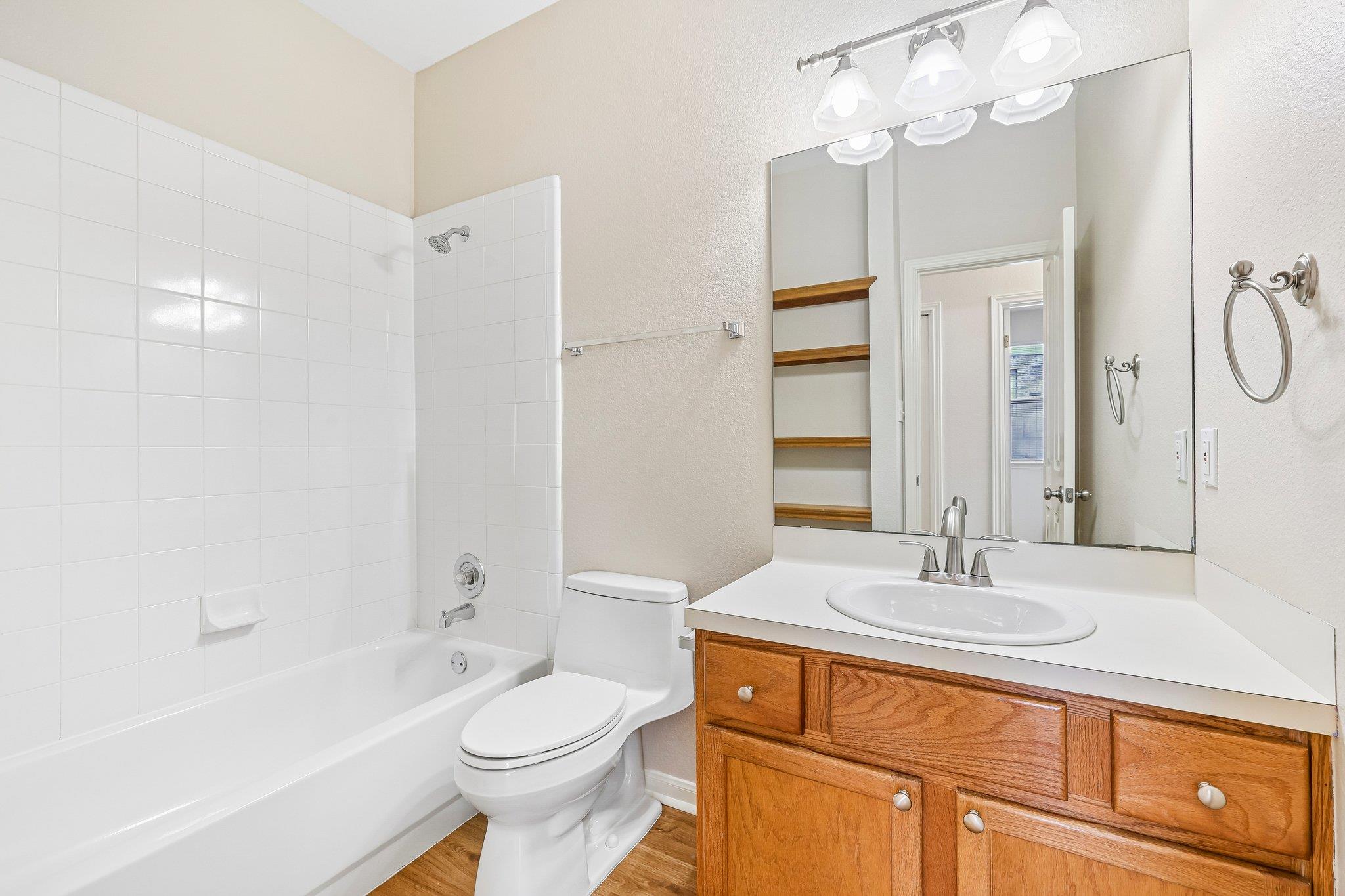 2409b Curry Loop None Property Photo 17