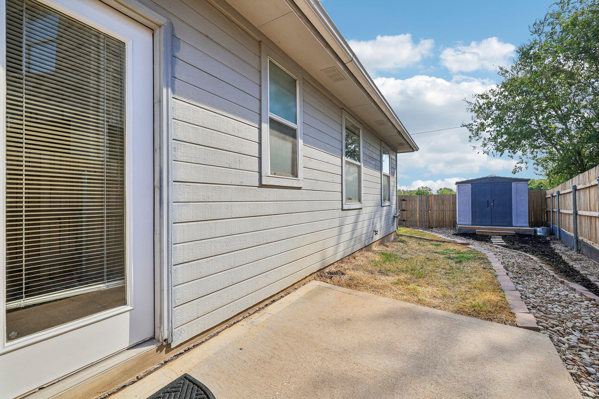2409b Curry Loop None Property Photo 26