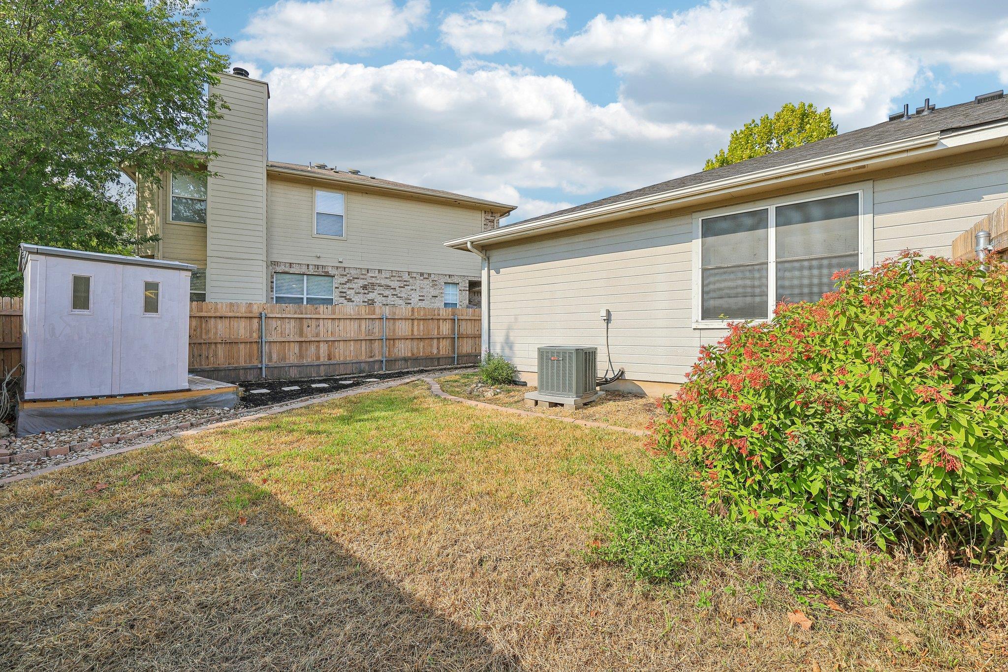 2409b Curry Loop None Property Photo 29
