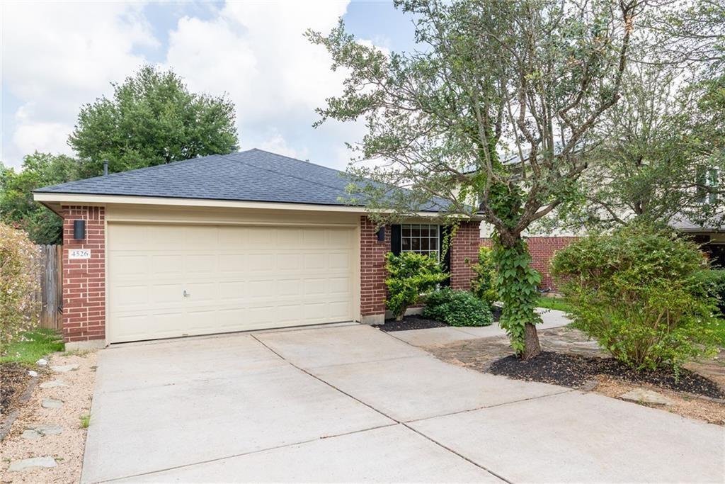 4526 Corran Ferry Loop Property Photo 3