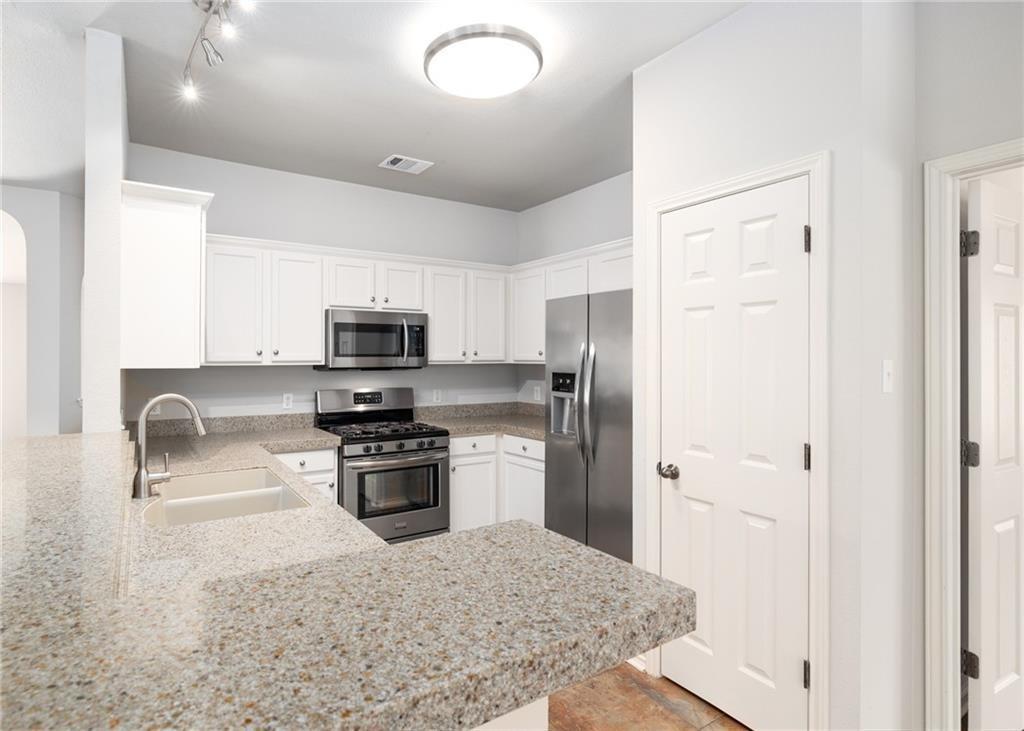 4526 Corran Ferry Loop Property Photo 13