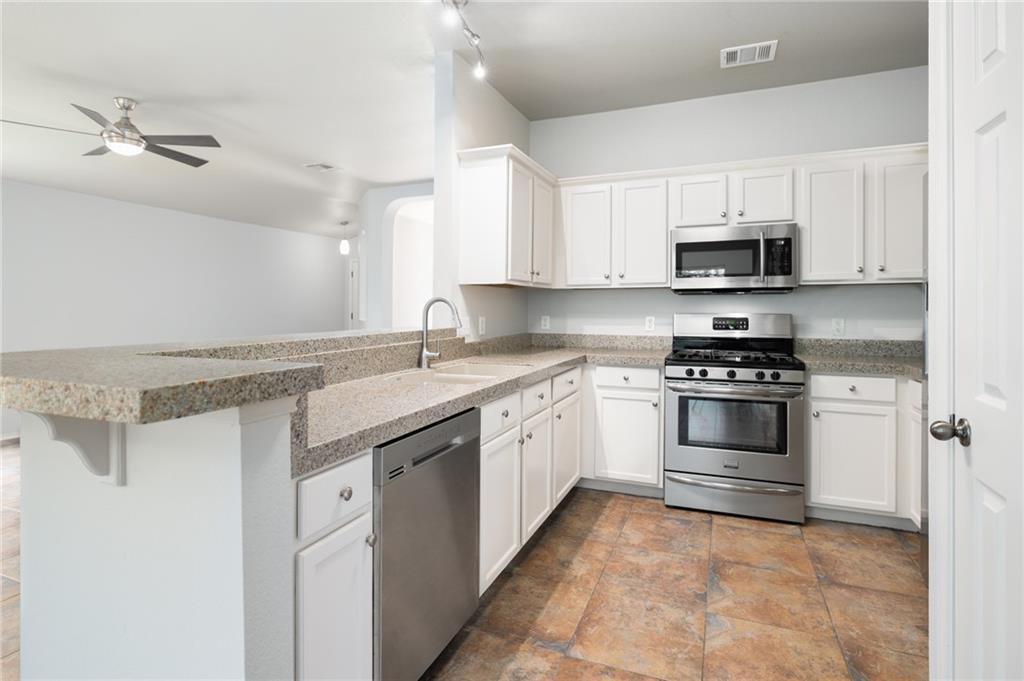 4526 Corran Ferry Loop Property Photo 14
