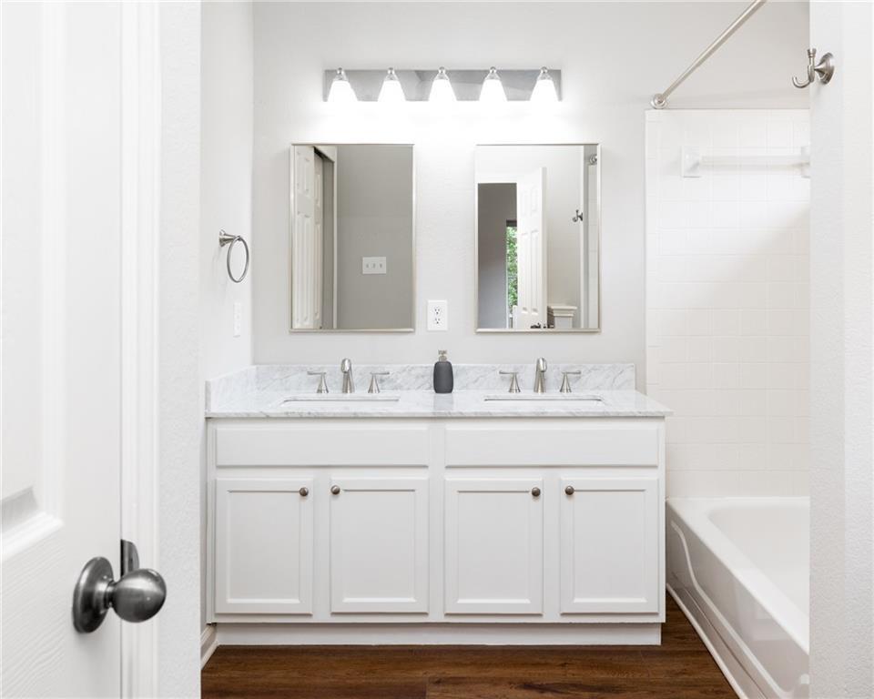 4526 Corran Ferry Loop Property Photo 17