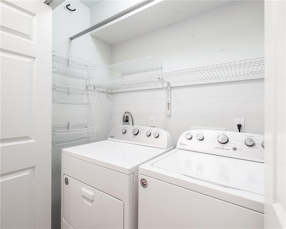4526 Corran Ferry Loop Property Photo 25