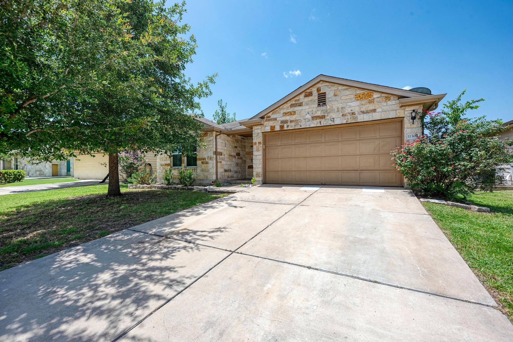 11309 Carrie Manor St Property Photo 3