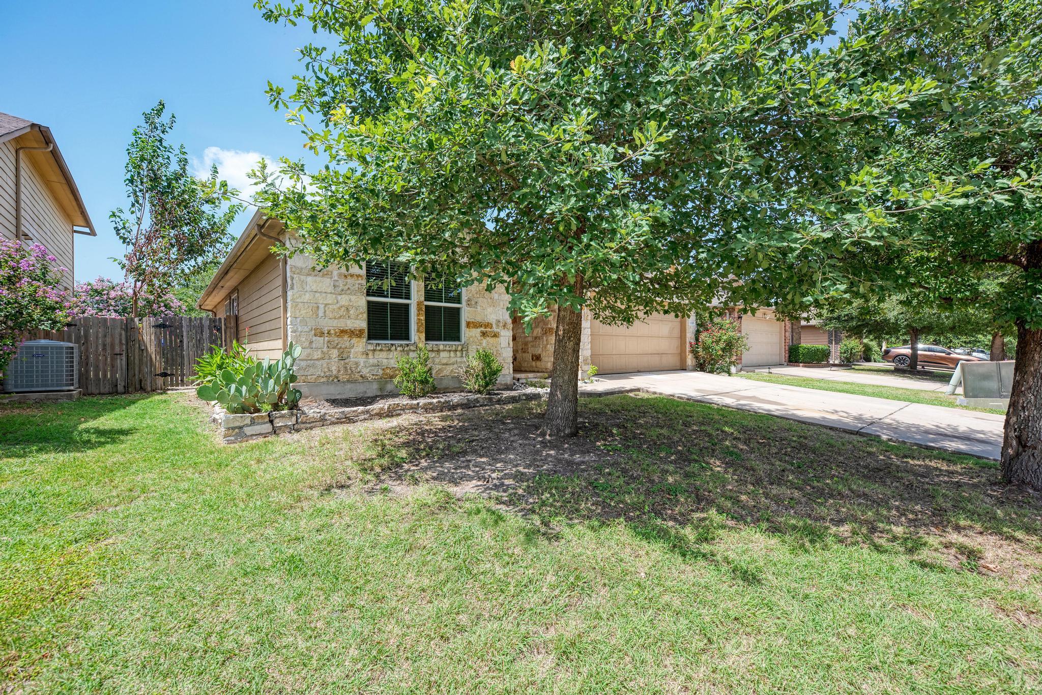 11309 Carrie Manor St Property Photo 4