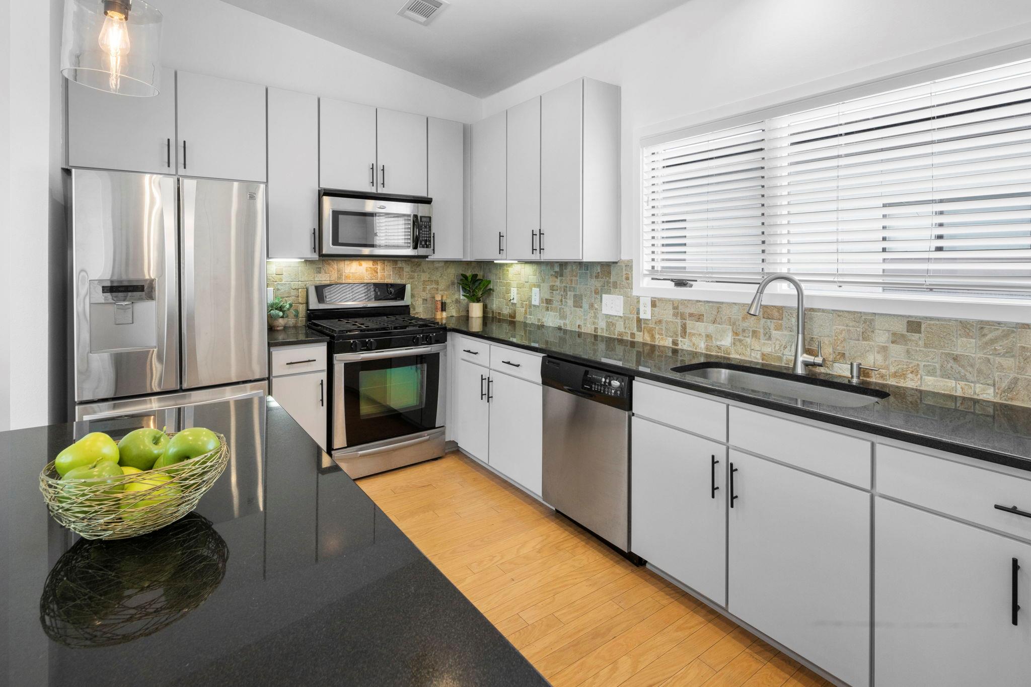 1702 S Lamar Blvd #21 Property Photo 5