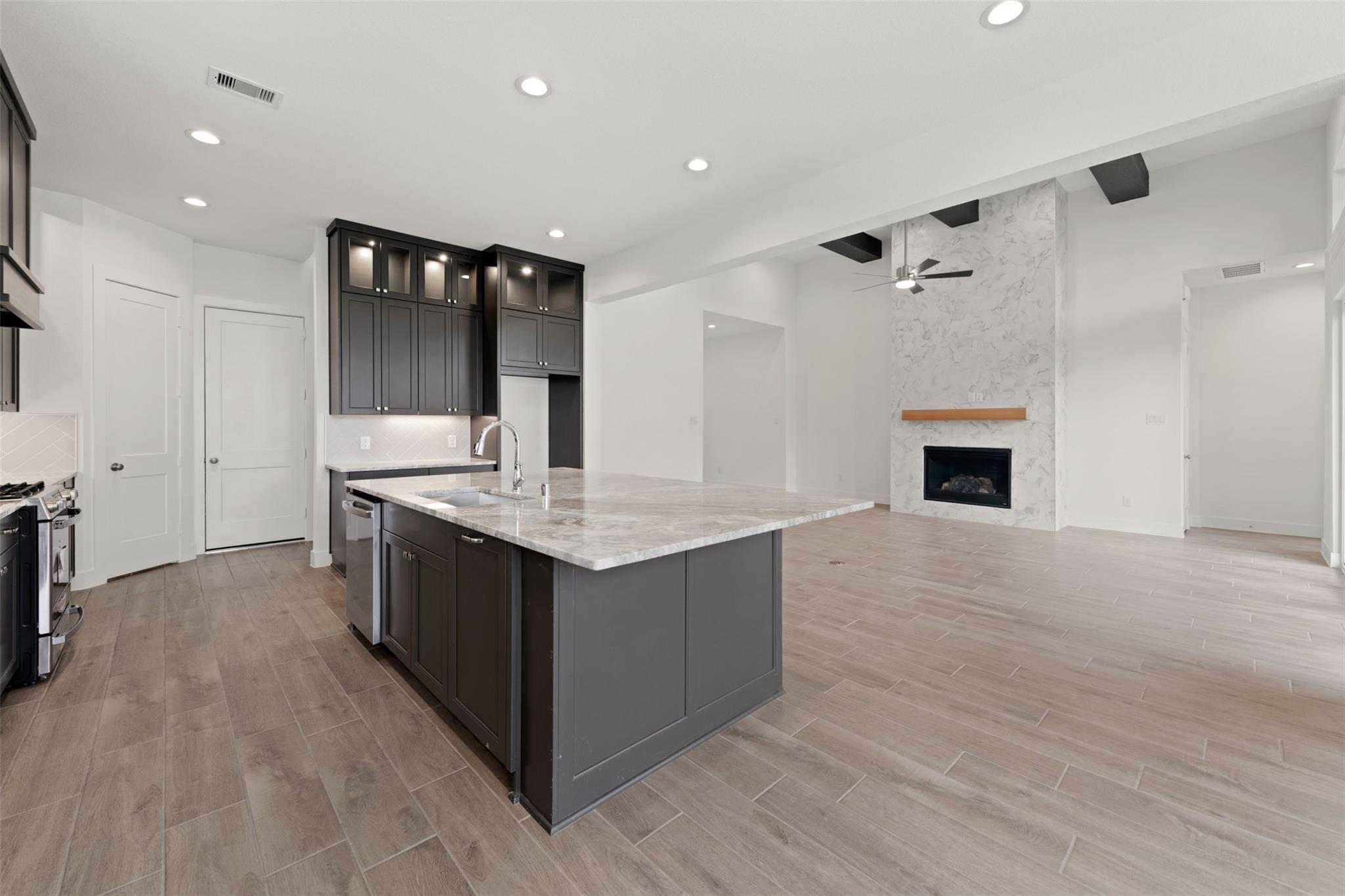 201 Firethorn Rd Property Photo 8