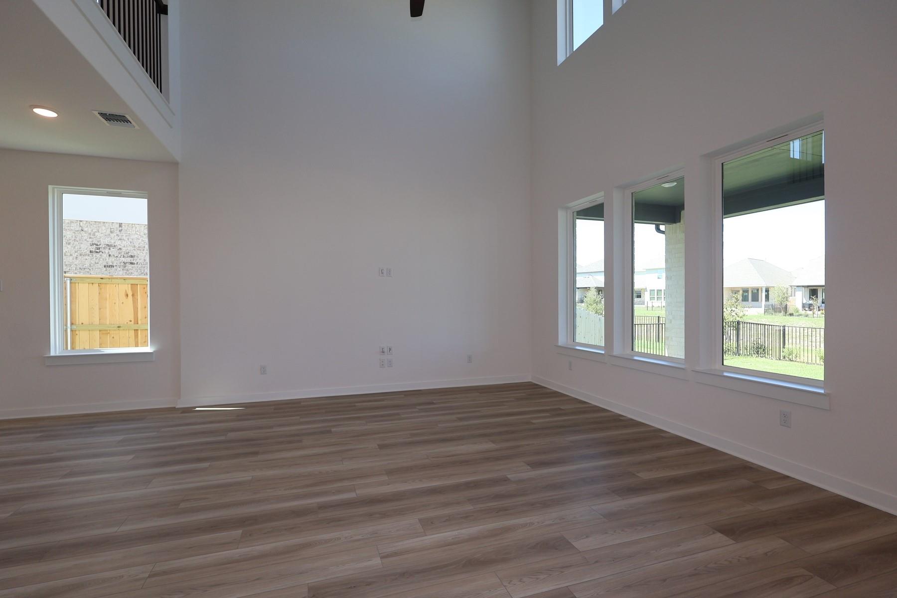 541 Bloomington Loop None Property Photo 4