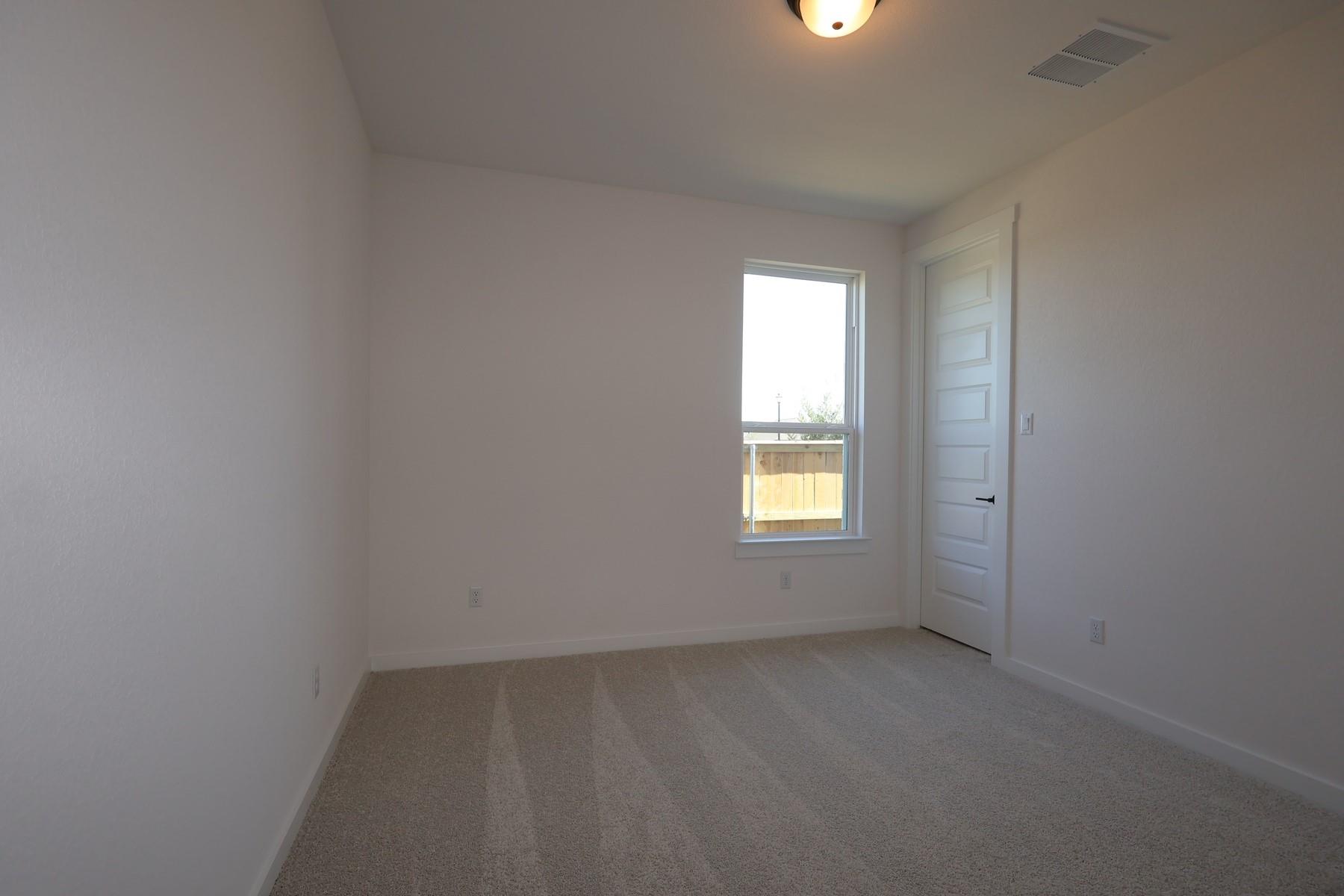 541 Bloomington Loop None Property Photo 11
