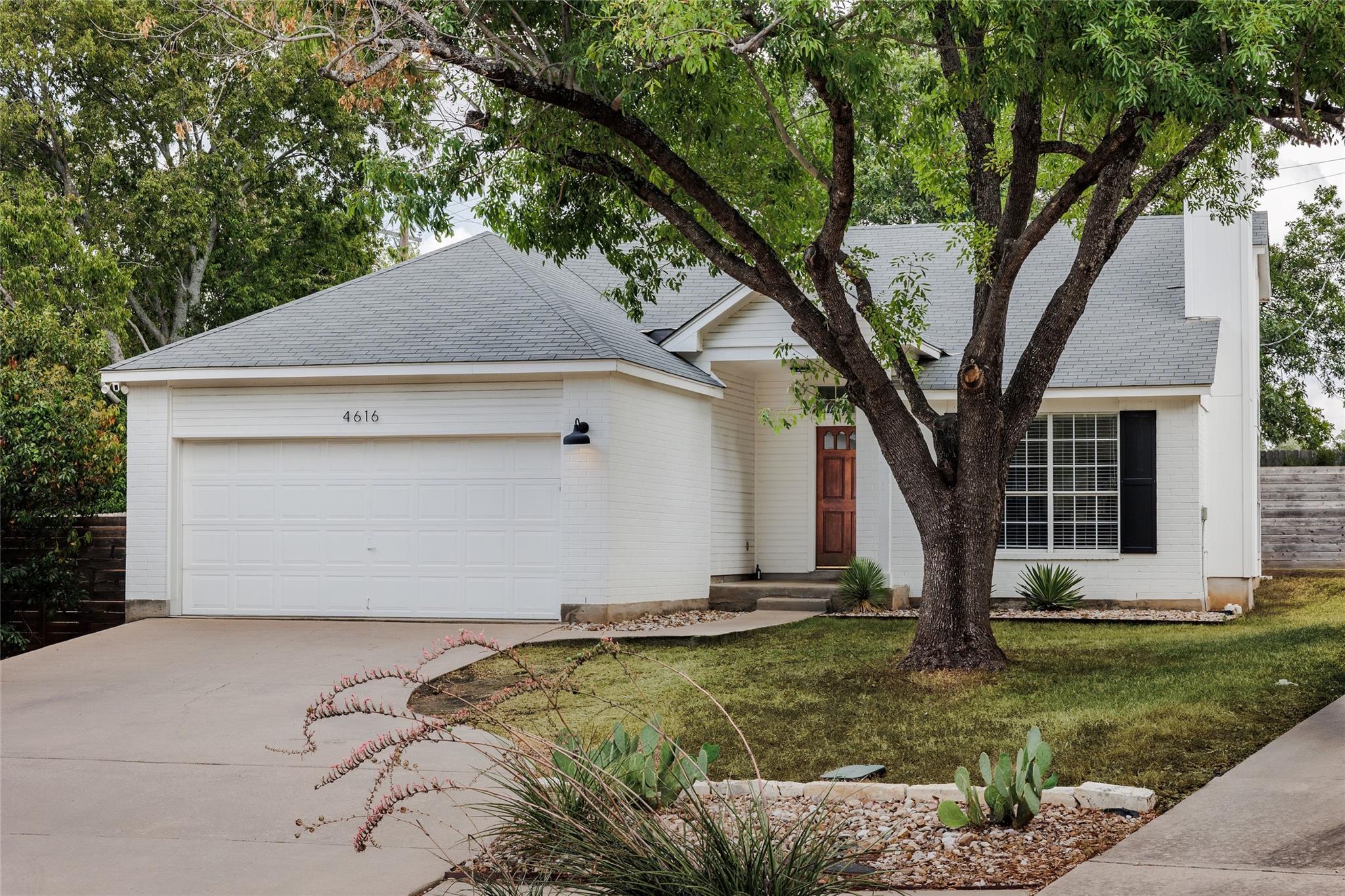 4616 Everest Ln Property Photo 2