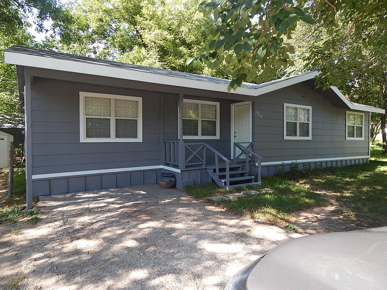 1510 Gordon St St Property Photo 1