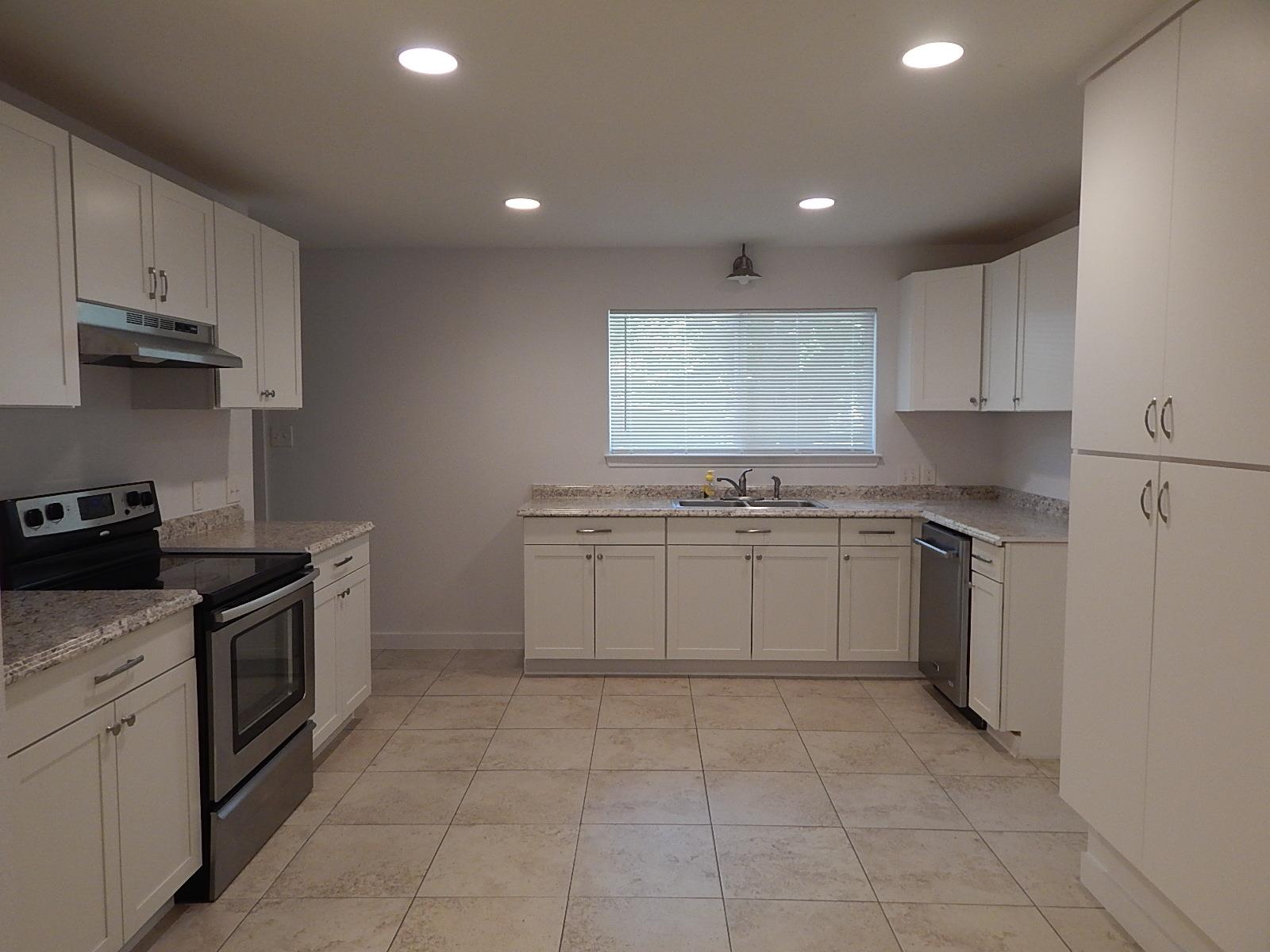 1510 Gordon St St Property Photo 5