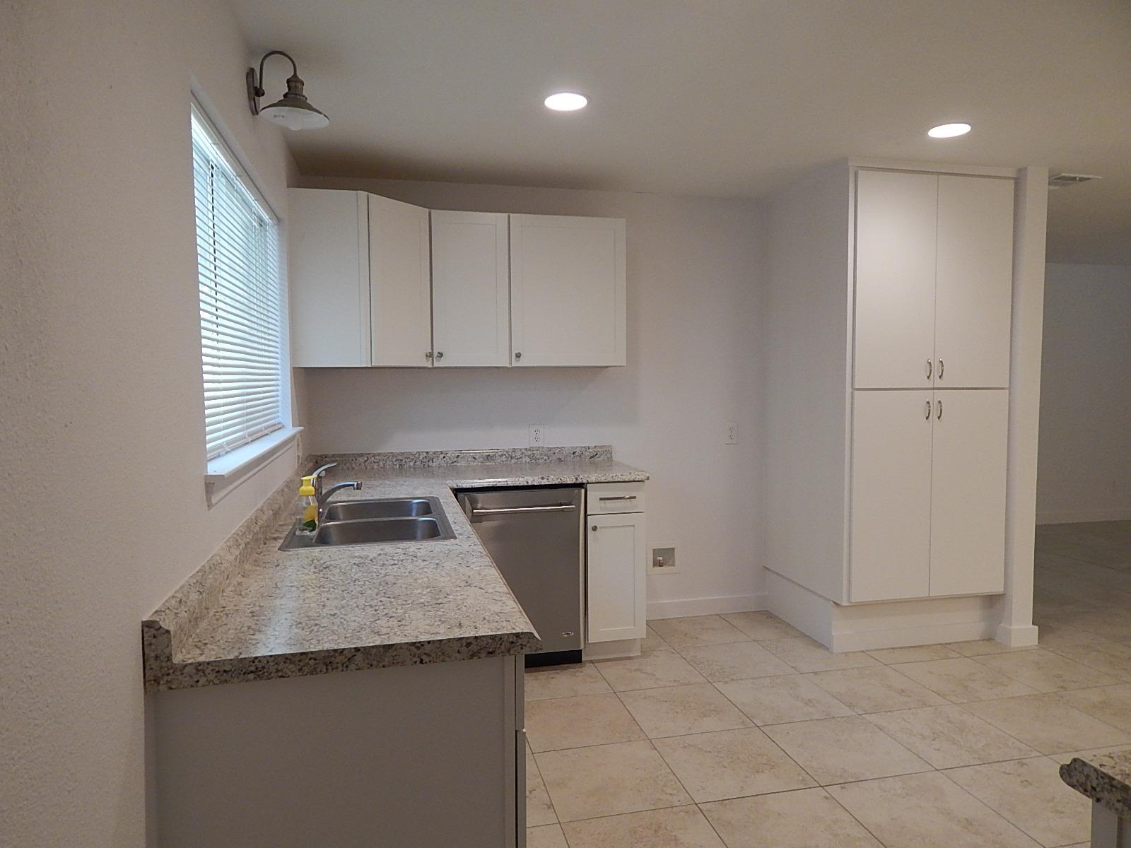 1510 Gordon St St Property Photo 11