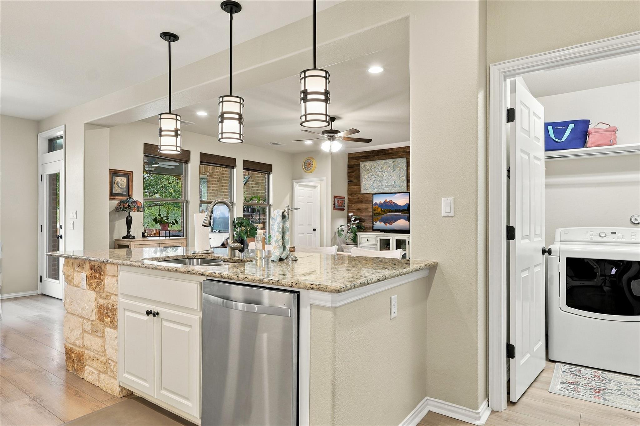 320 Fort Cobb Way Property Photo 8