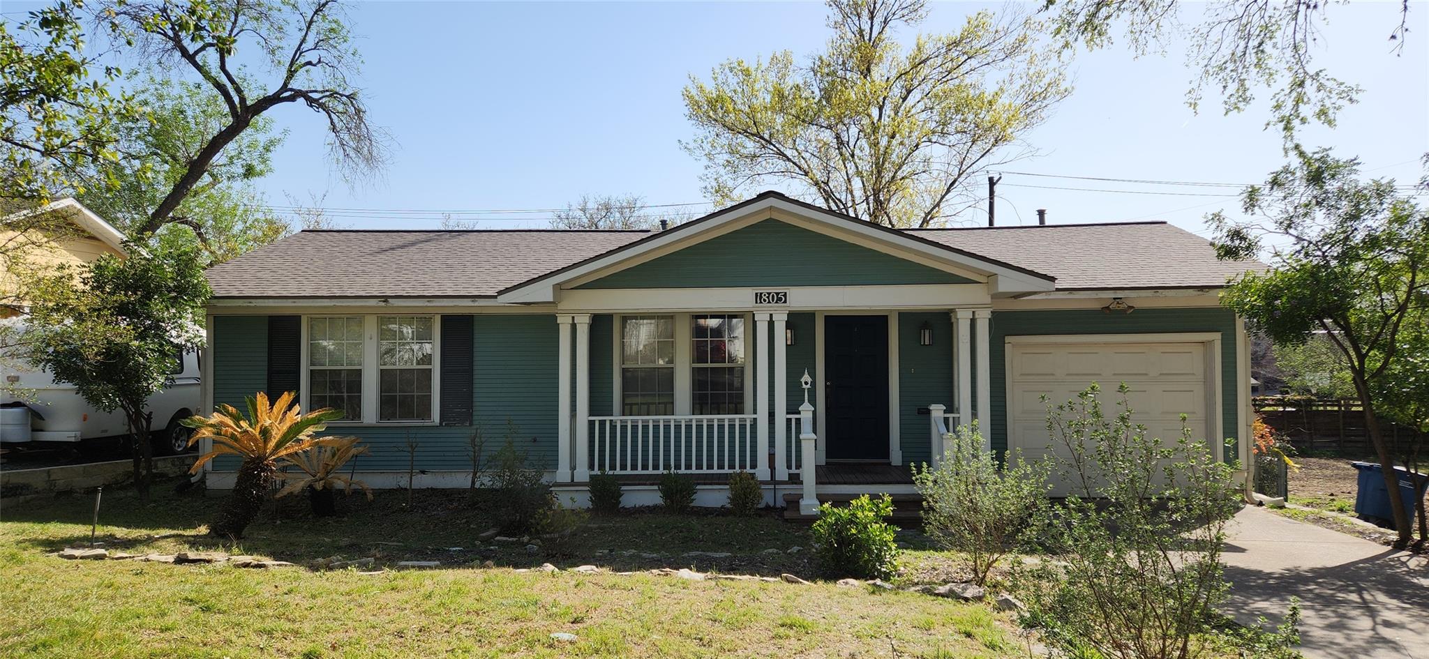 1805 W 30th St Property Photo