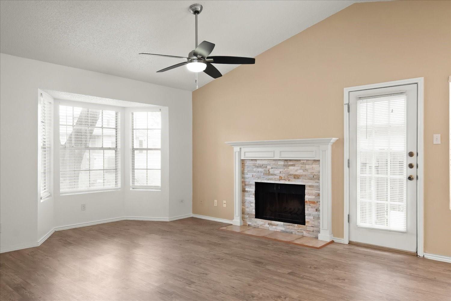220 Sailmaster St #a Property Photo 8