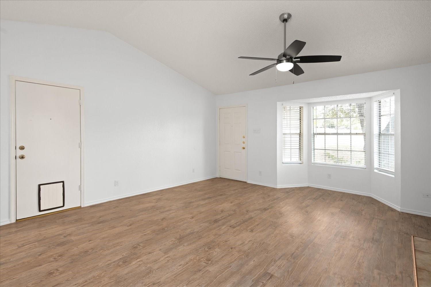 220 Sailmaster St #a Property Photo 10