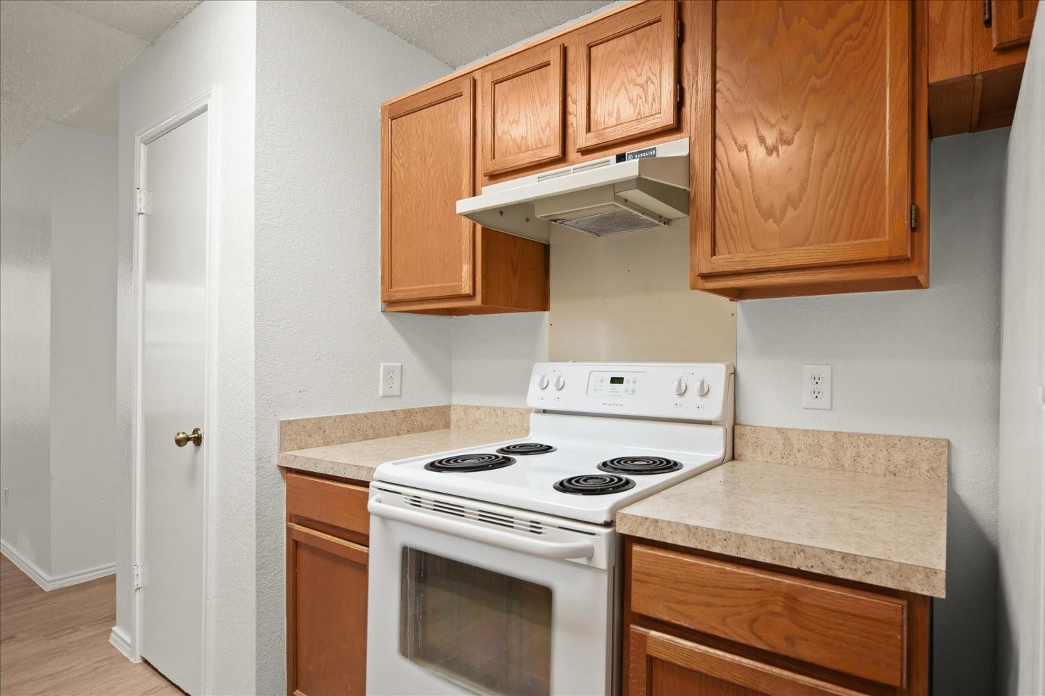 220 Sailmaster St #a Property Photo 14