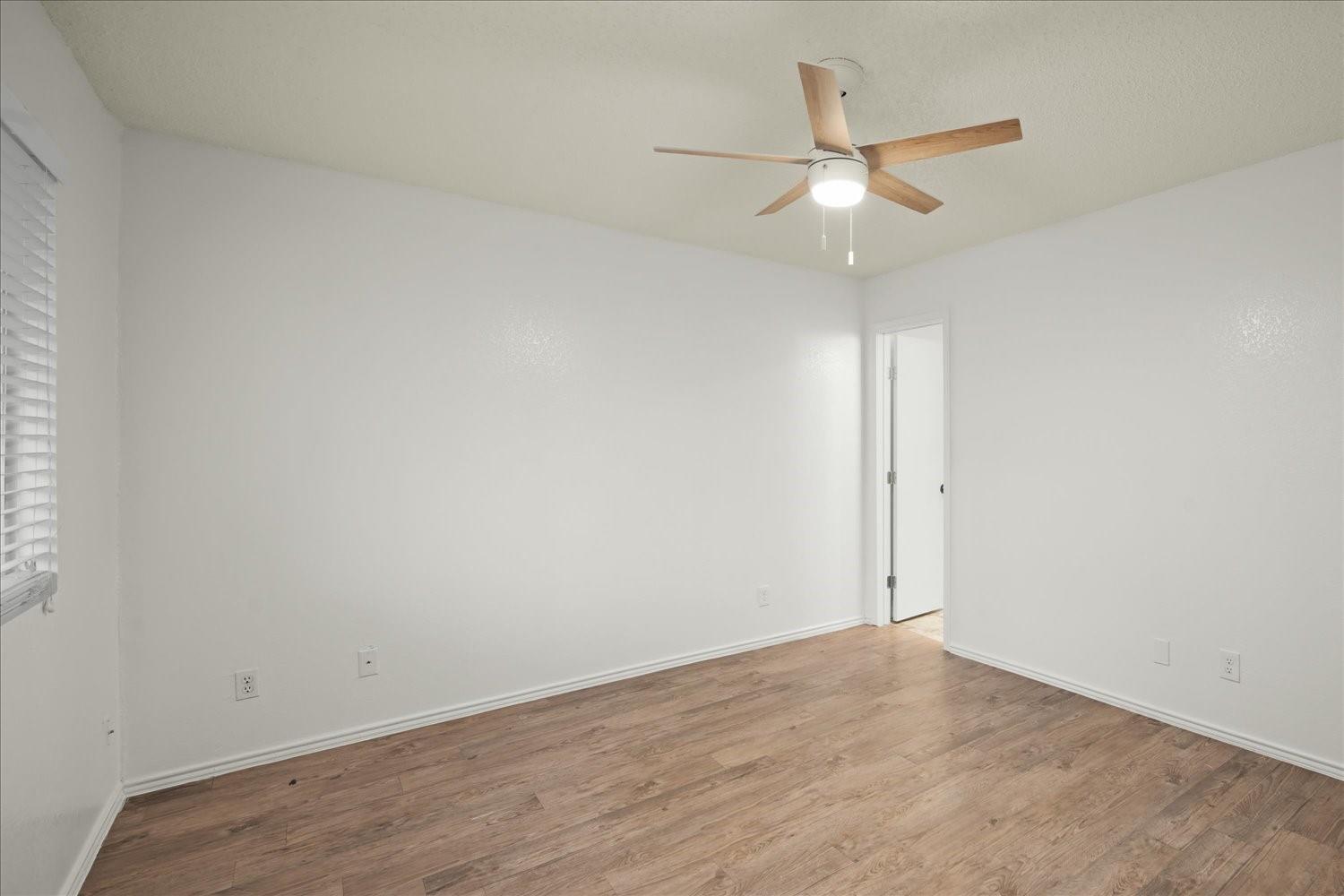 220 Sailmaster St #a Property Photo 16