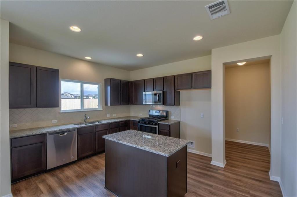 10324 Bankhead Dr Property Photo 4