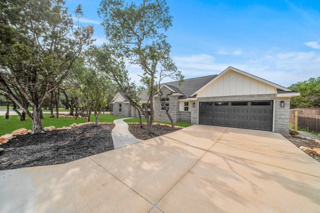 2 Stepping Stone Ct Property Photo 1