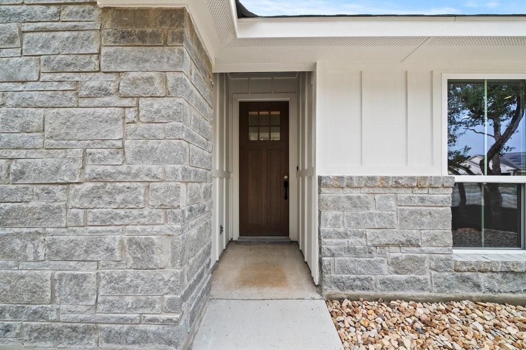 2 Stepping Stone Ct Property Photo 3