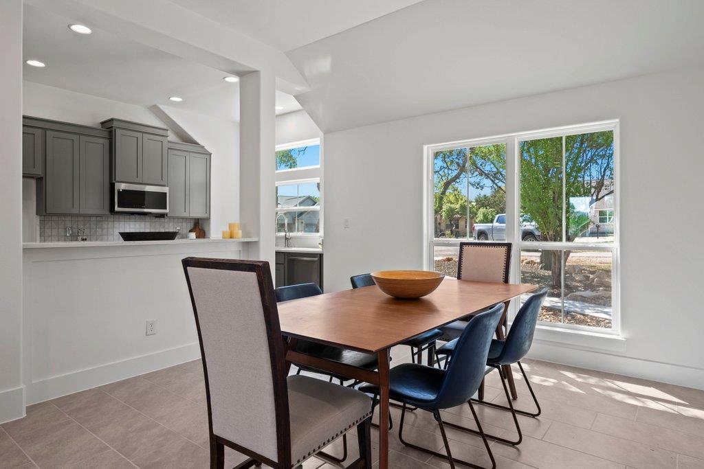 2 Stepping Stone Ct Property Photo 9