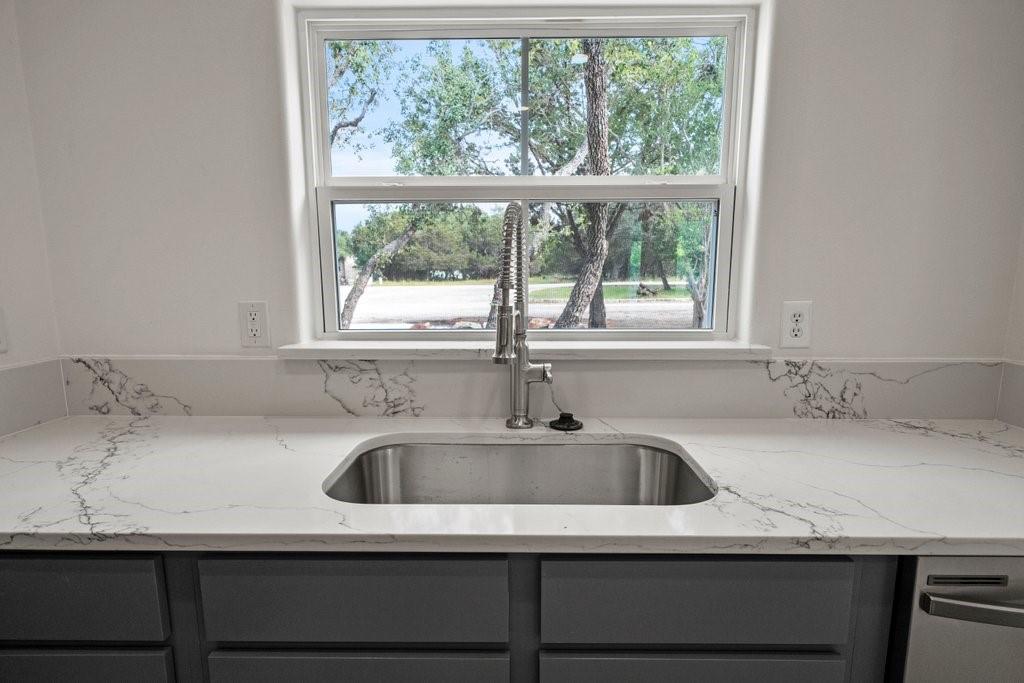 2 Stepping Stone Ct Property Photo 19
