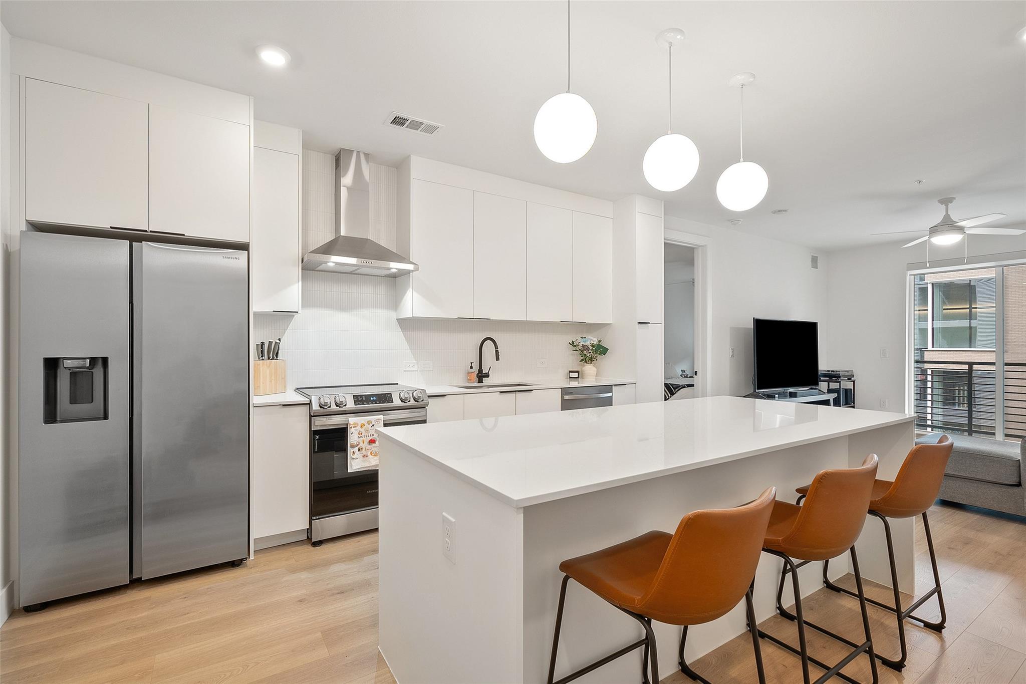 1701 Simond Ave #305 Property Photo 1