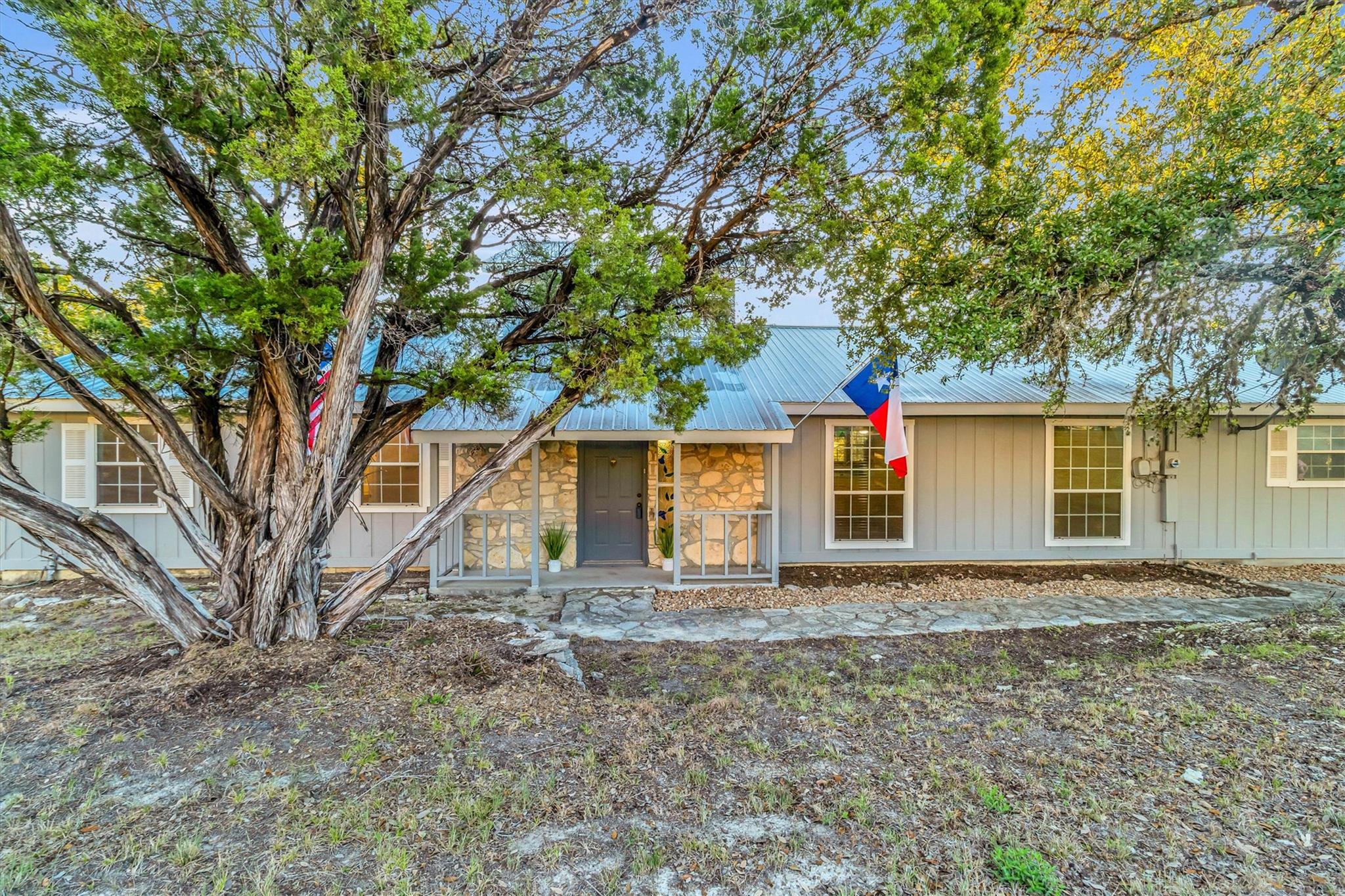 40 La Toya Trl Property Photo 1