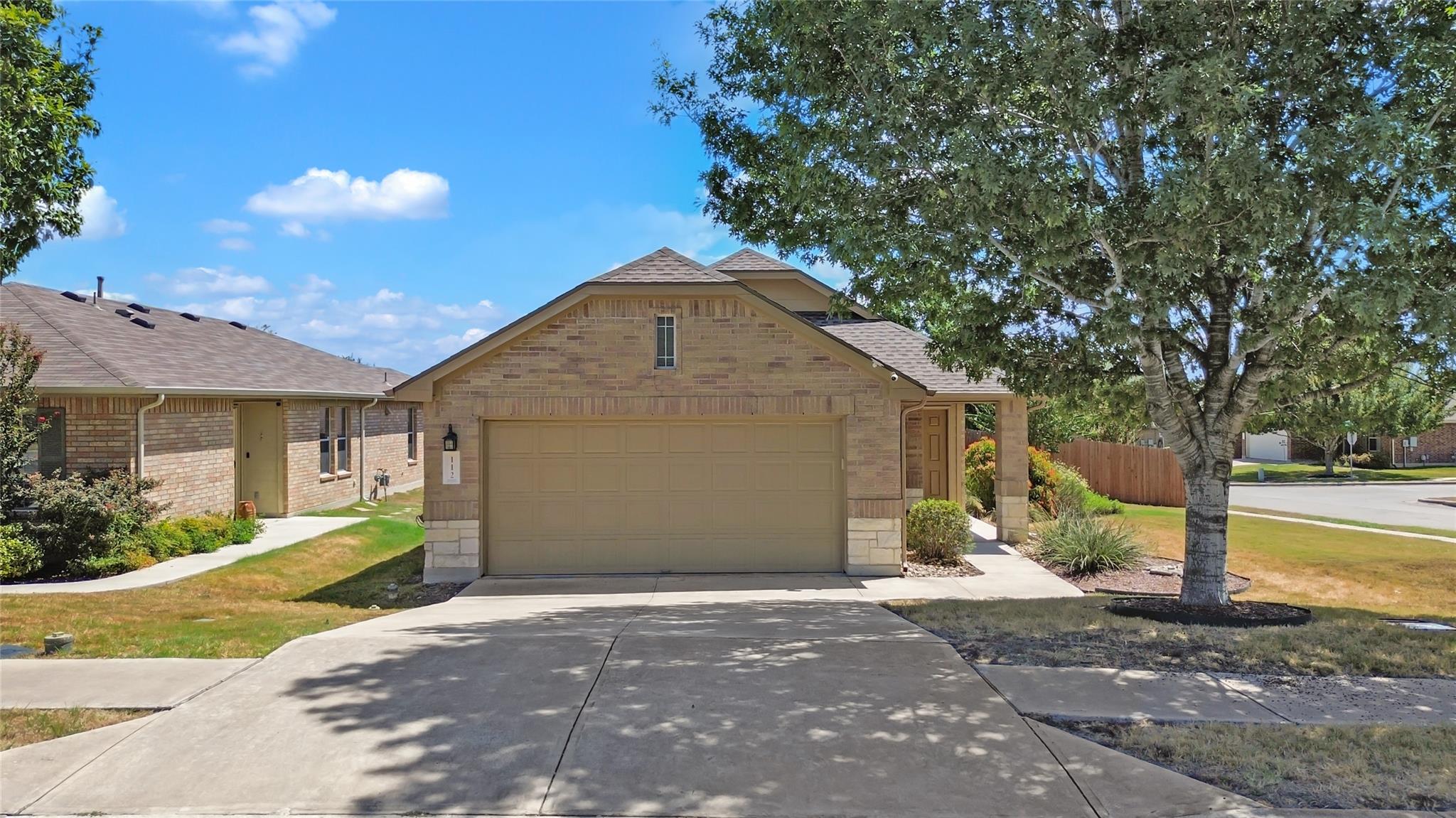 112 Willow Leaf Ln Property Photo 1