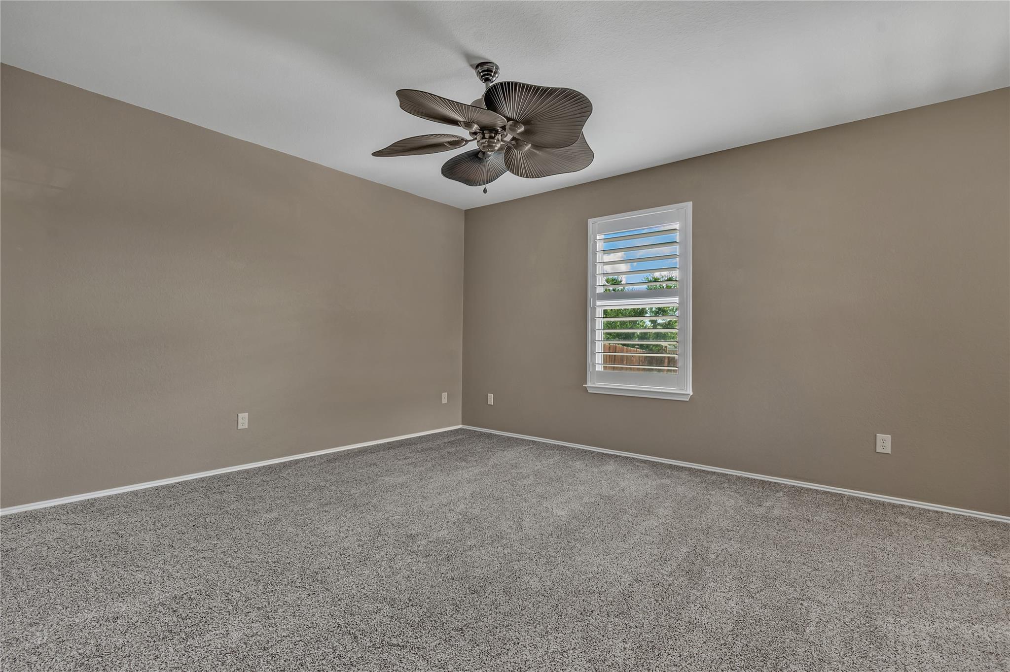 112 Willow Leaf Ln Property Photo 16