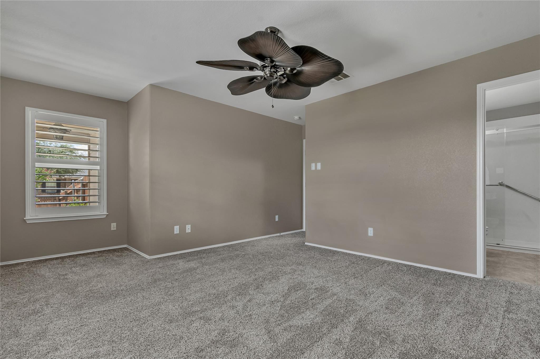 112 Willow Leaf Ln Property Photo 17