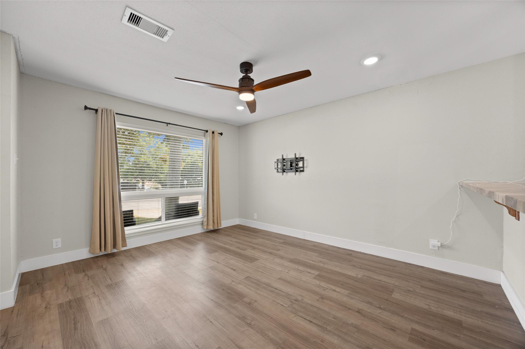 5206 Emerald Forest Dr Property Photo 7