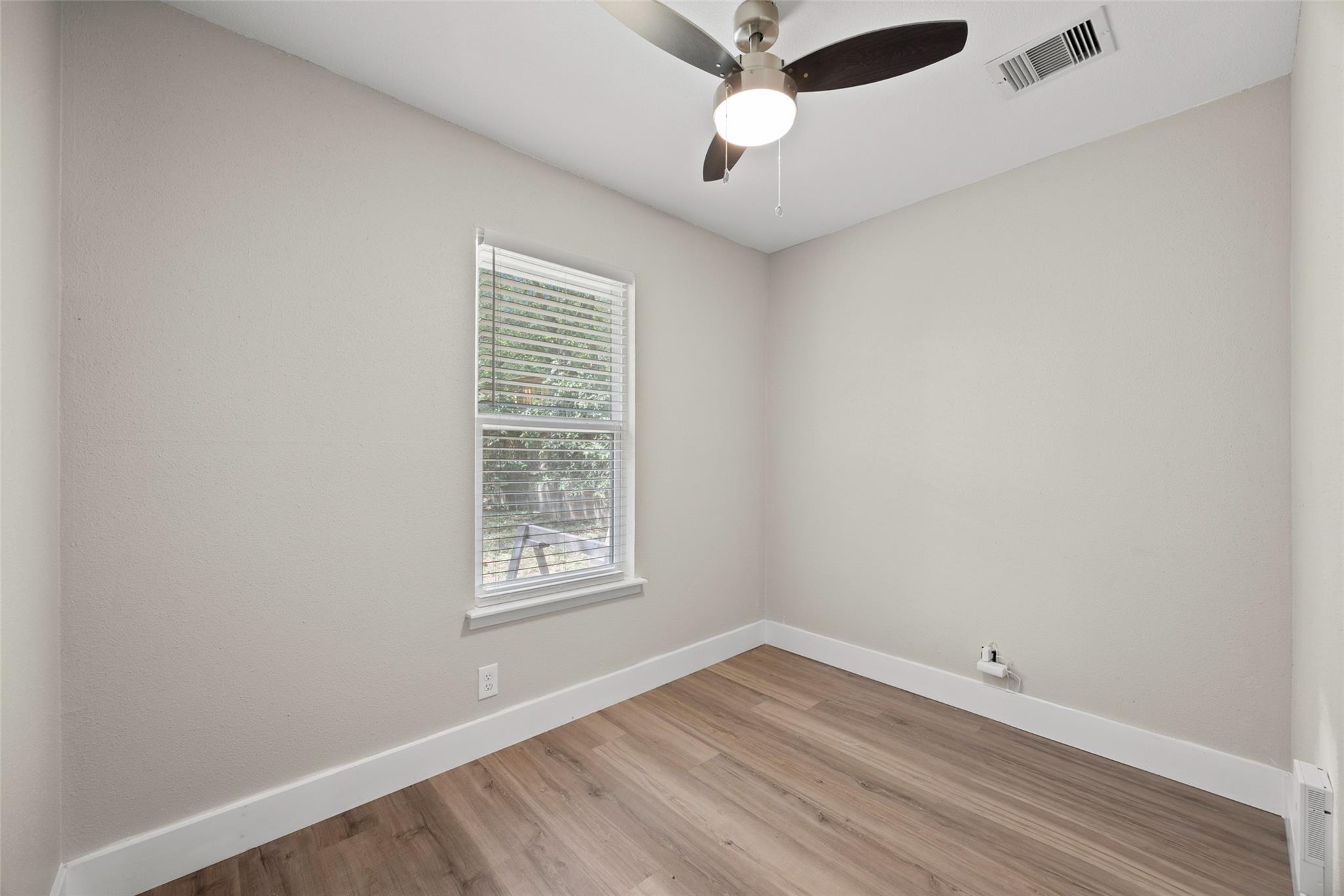 5206 Emerald Forest Dr Property Photo 16