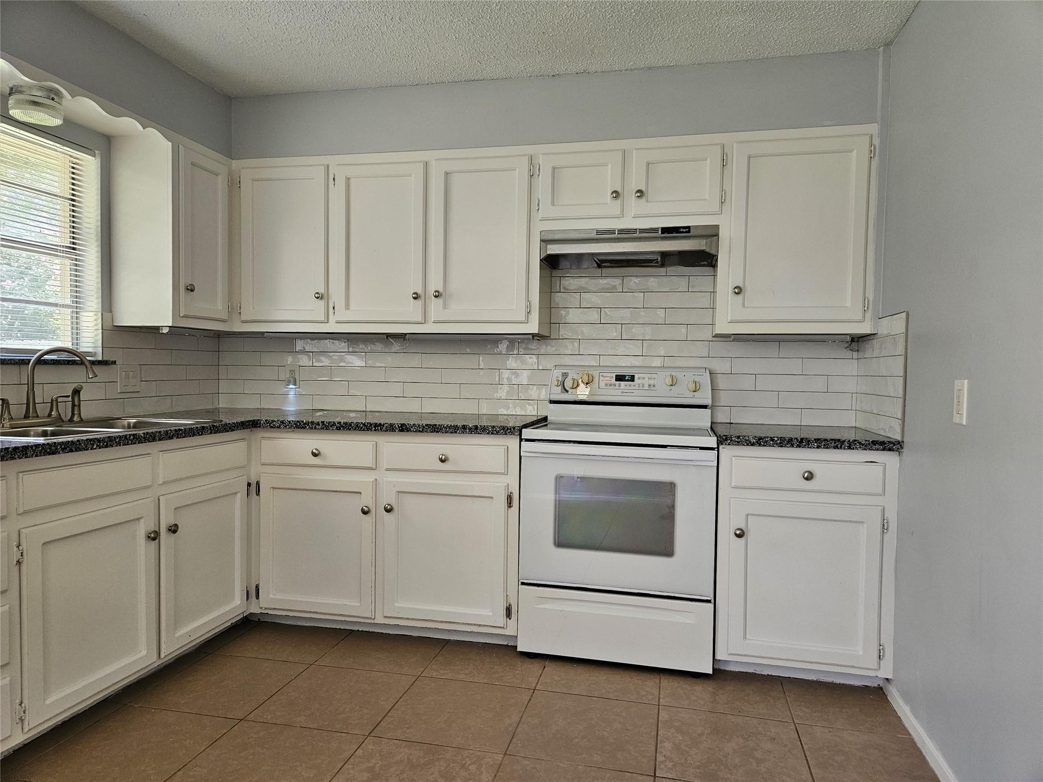 806 Ranch Rd #a Property Photo 10