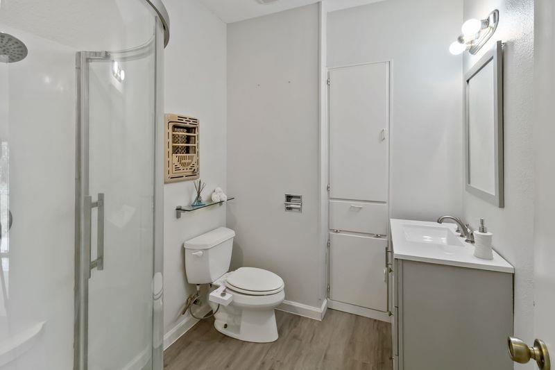 605 W 11th St Property Photo 25