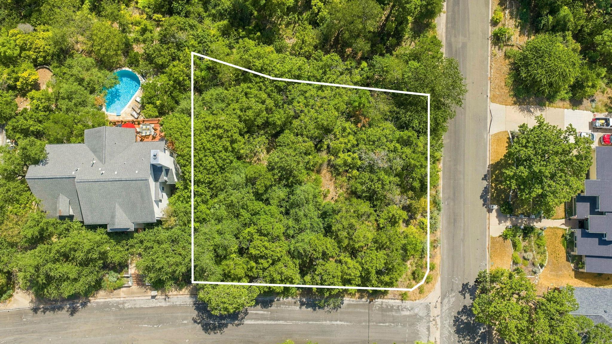 6401 Dry Cliff Cv Property Photo 2