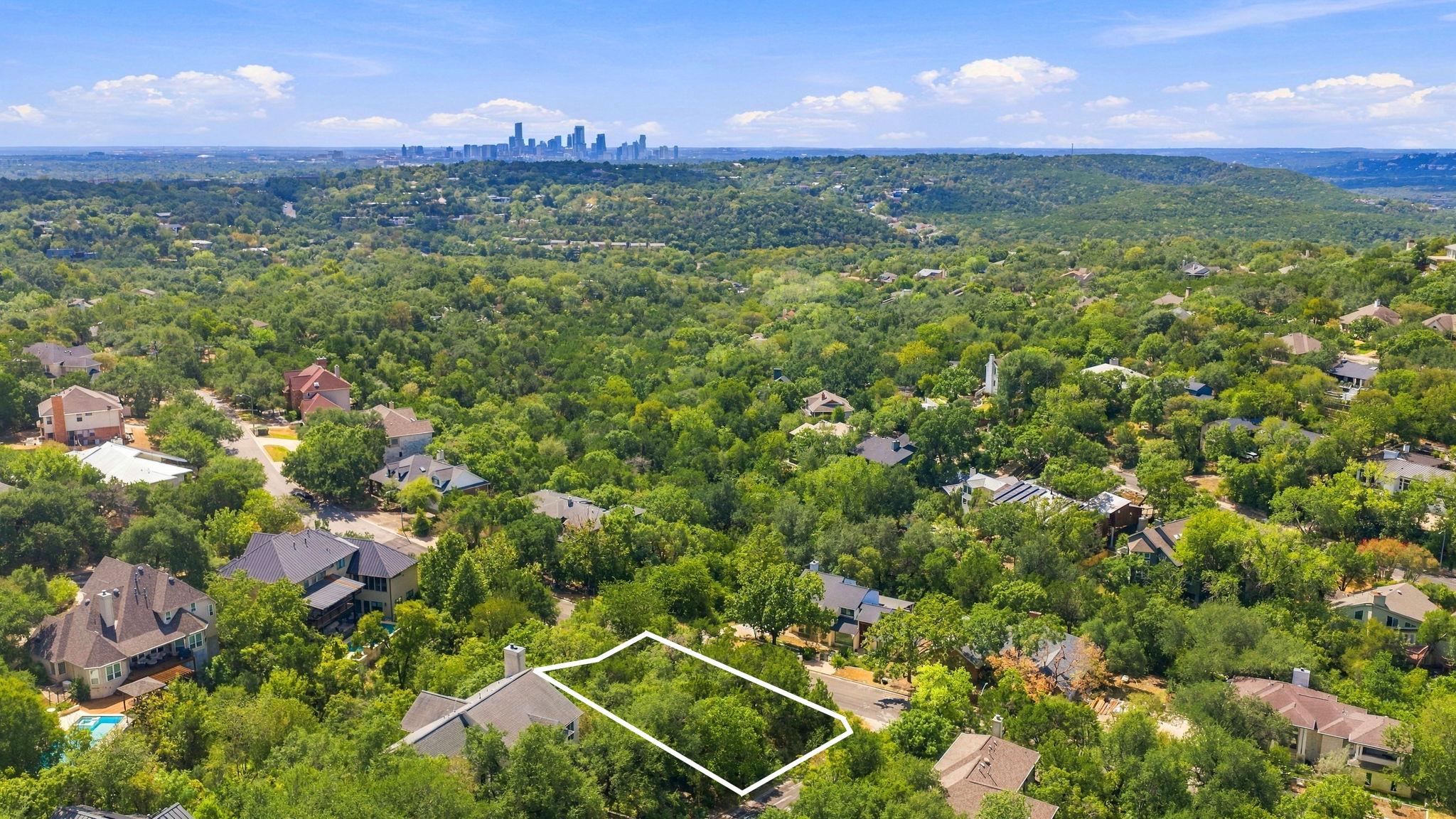 6401 Dry Cliff Cv Property Photo 3