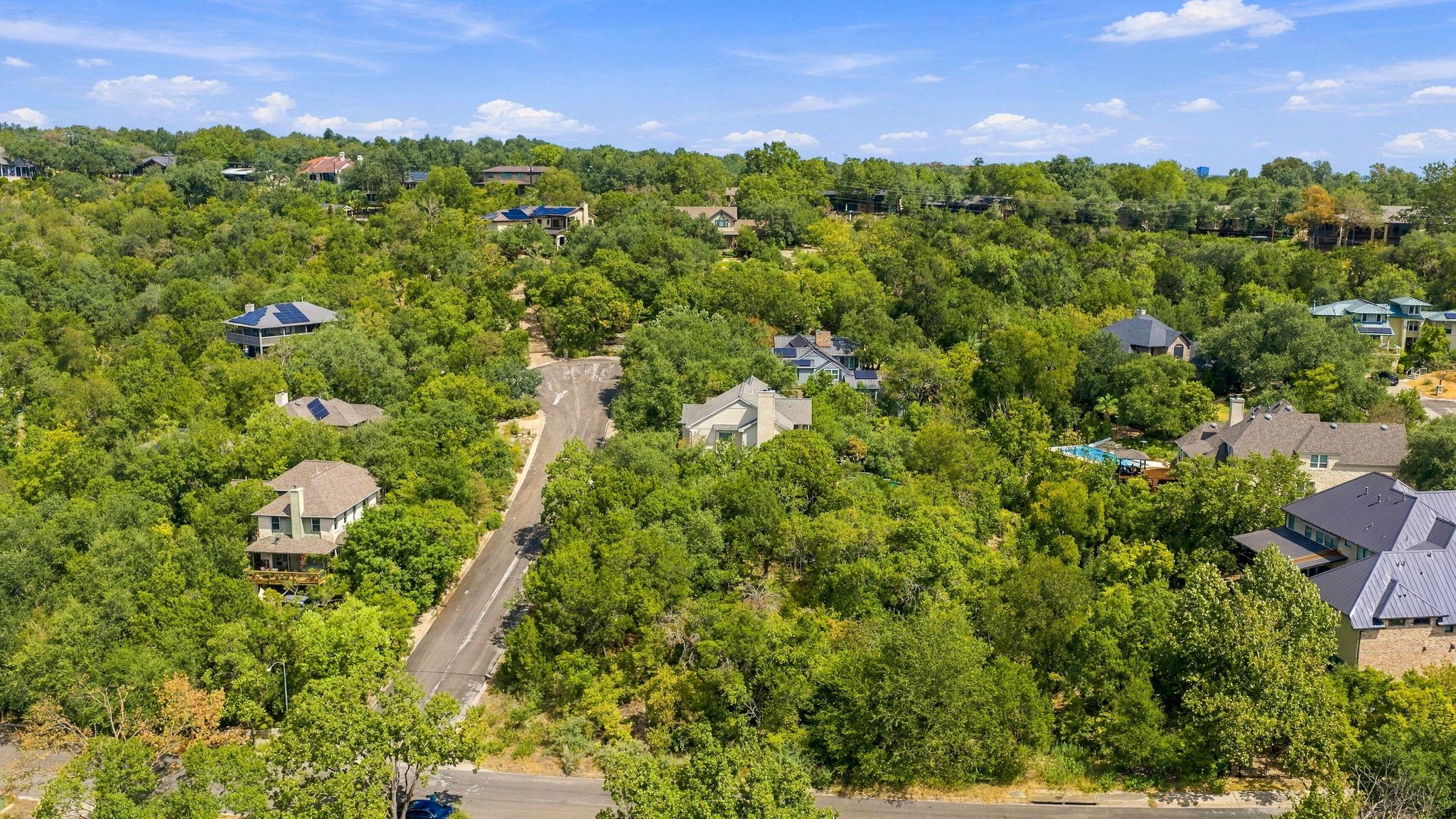 6401 Dry Cliff Cv Property Photo 4