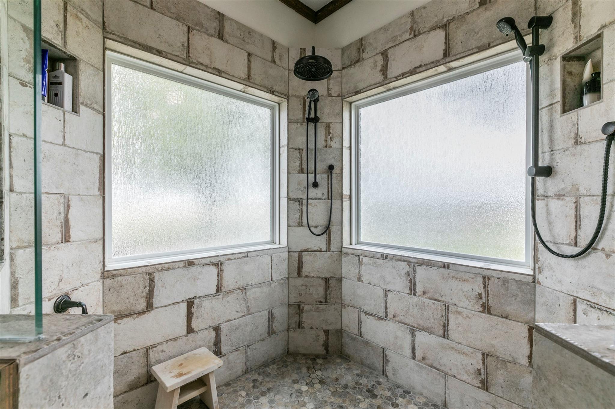18190 Round Hall Rd Property Photo 15