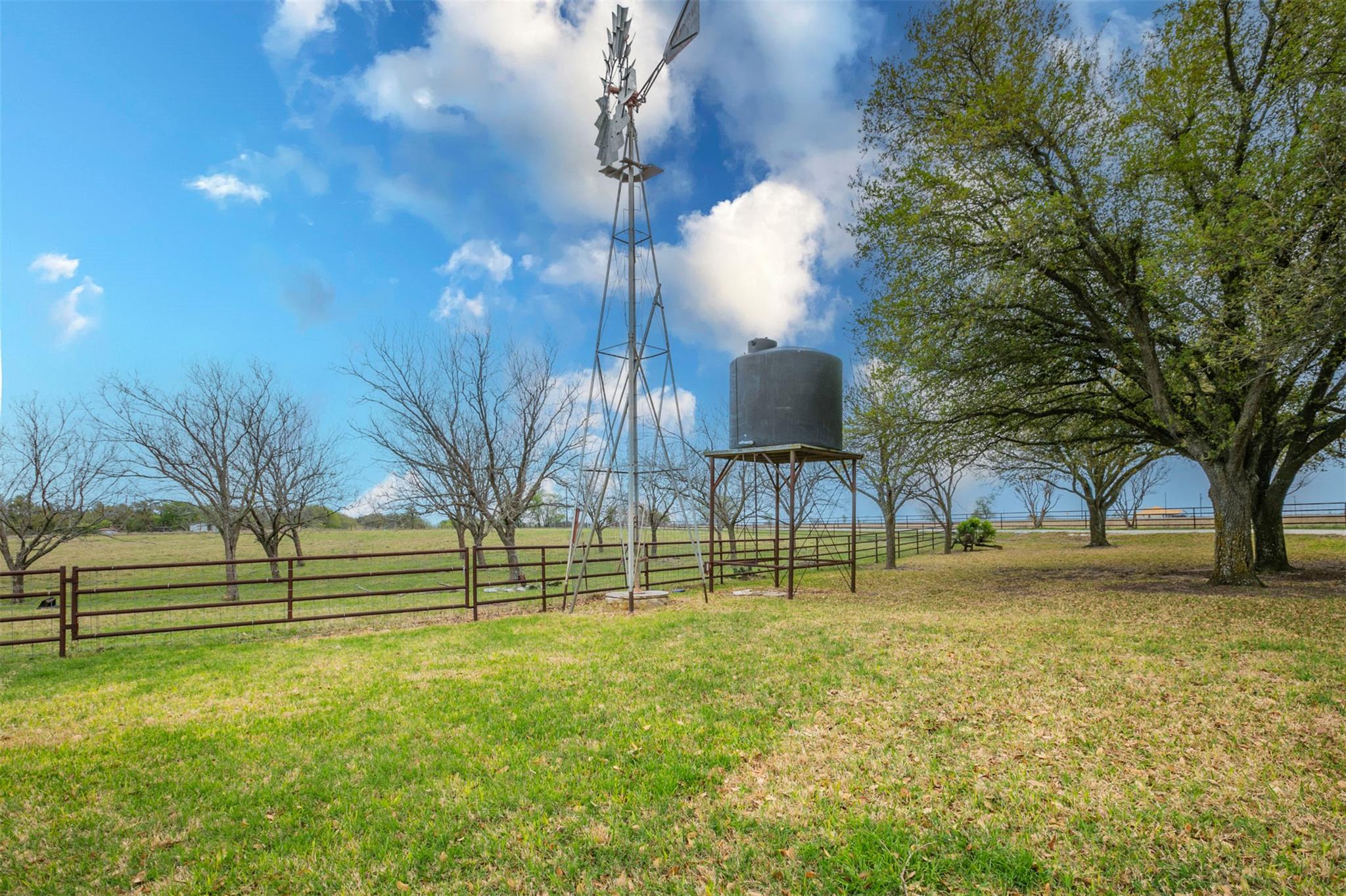 18190 Round Hall Rd Property Photo 28
