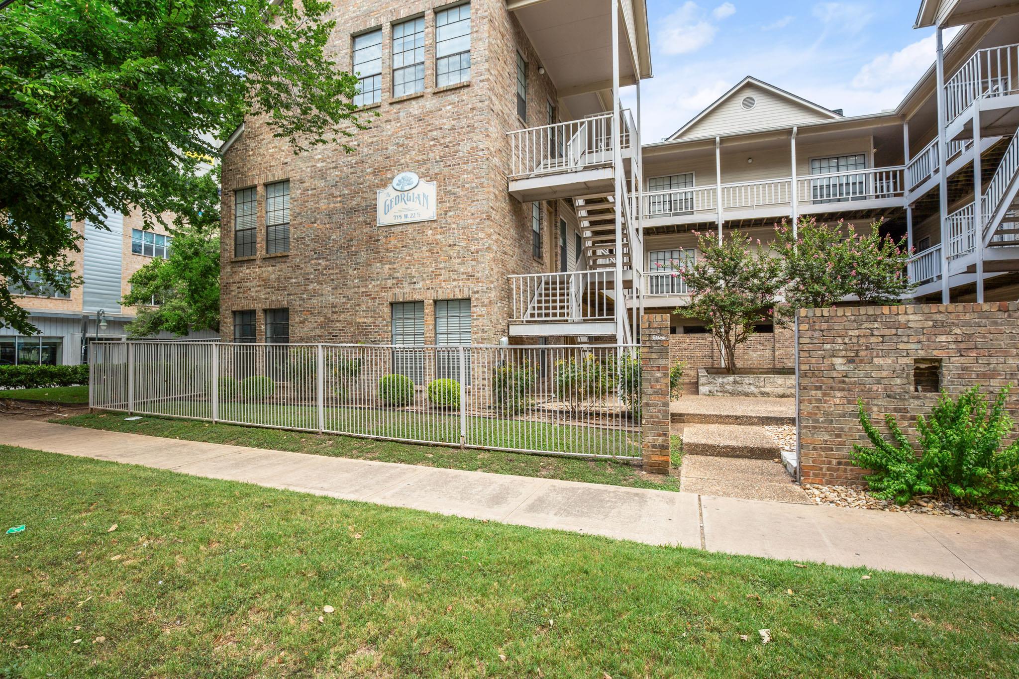 715 22 1/2 St #101 Property Photo 1