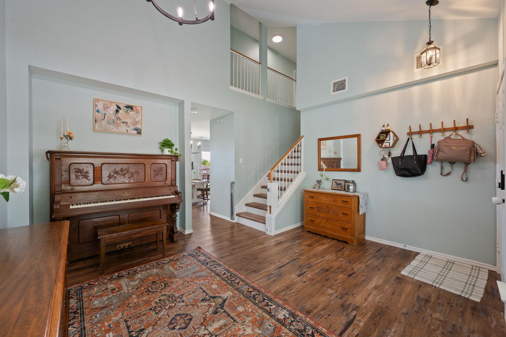 14908 Earl Grey Ln Property Photo 3