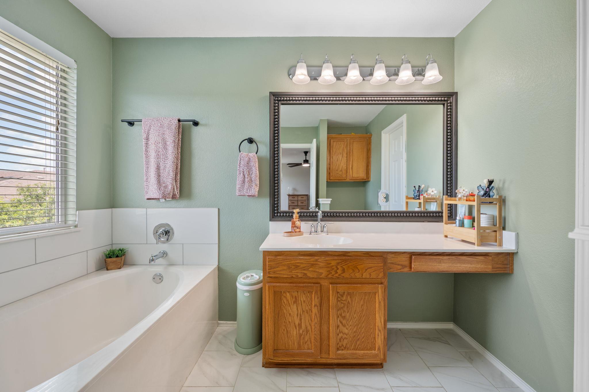 14908 Earl Grey Ln Property Photo 24