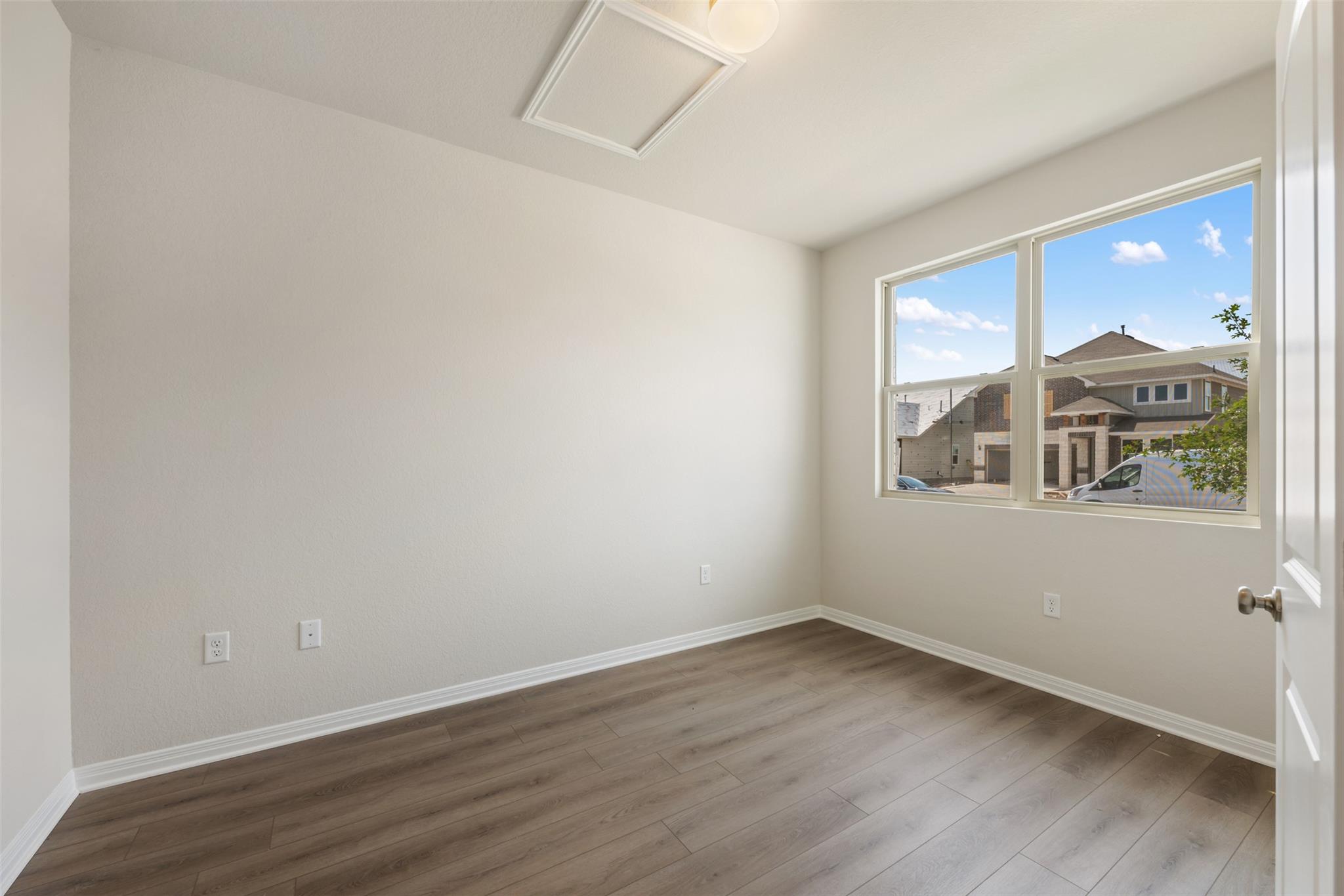 128 Arlington Park Loop Property Photo 6