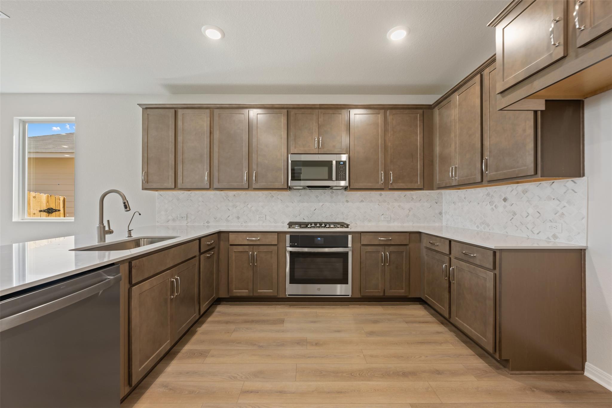 128 Arlington Park Loop Property Photo 10