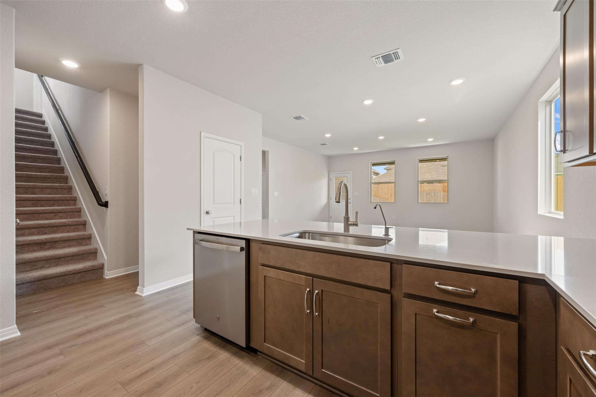 128 Arlington Park Loop Property Photo 12
